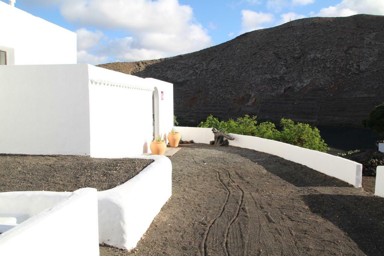 Casa Caldera Guiguan Villa Tinajo Exterior foto